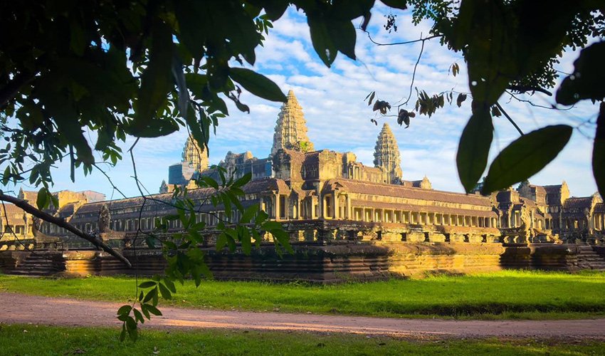 Angkor Temple with Rolous’s Group